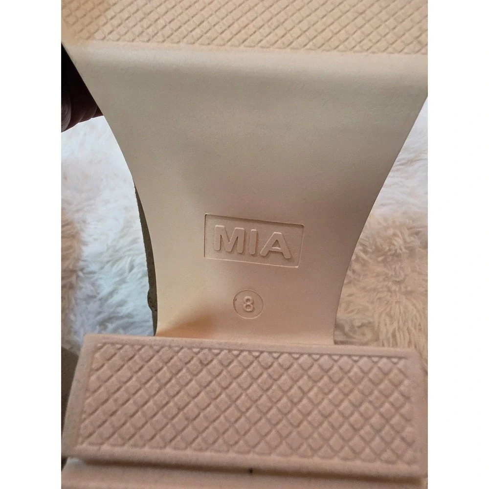 NWT MIA Novie Platform Chelsea Boots - Olive Taupe Suede - Women's Size 8